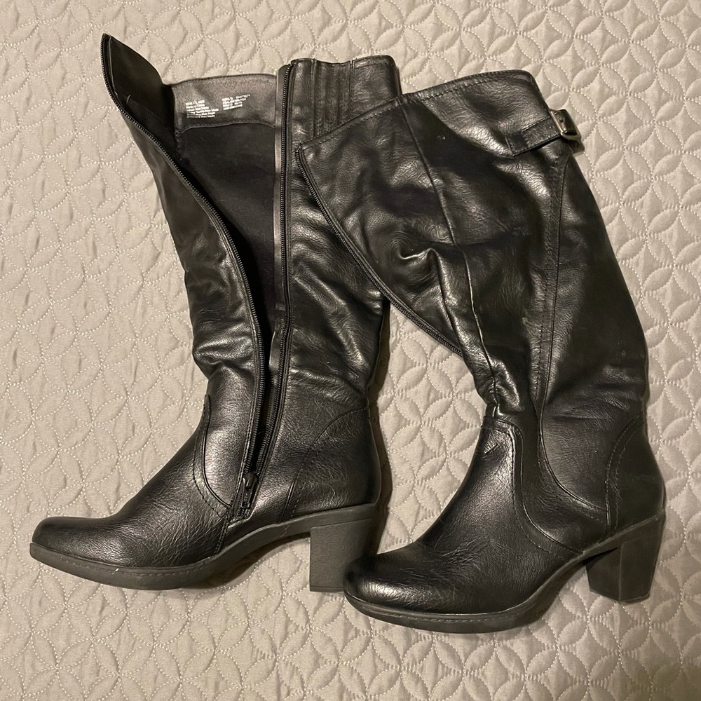Heeled boots